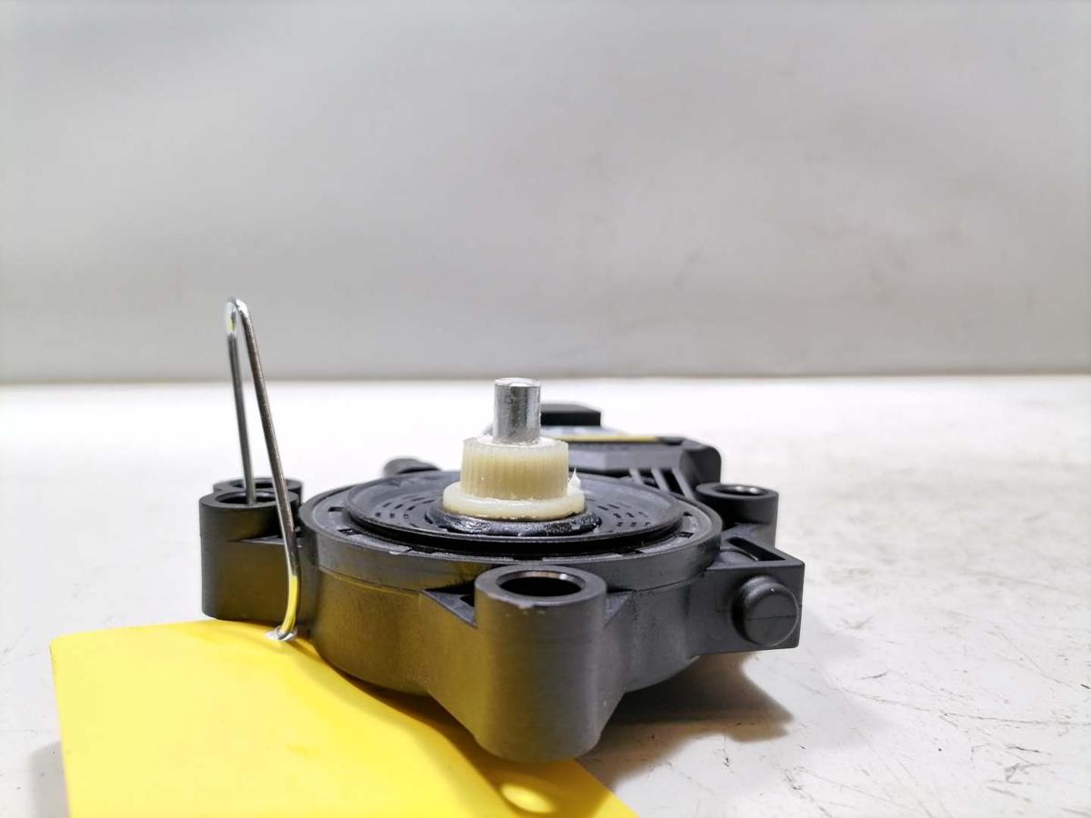 Hyundai I30 original Fensterhebermotor vorn links Bj.2014